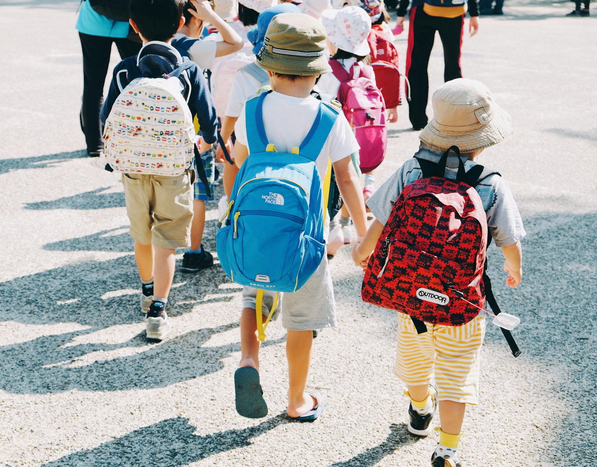 Op vakantie buiten de schoolvakantie: wat mag en wat niet